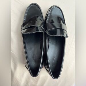 Women’s Old Navy Shiny Black Loafers